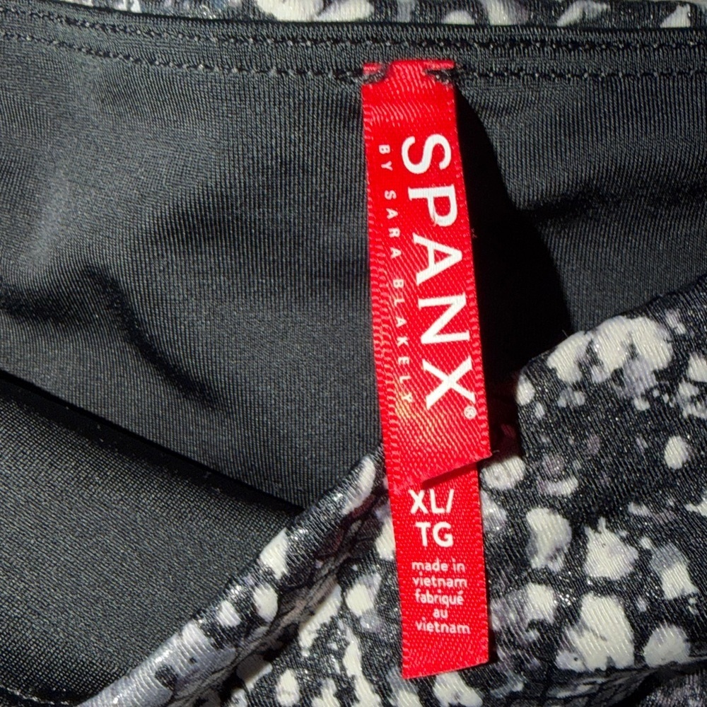 SPANX Womens Faux Leather Snake Shine Legging Size XL Grey Snake Contour - Picture 5 of 7